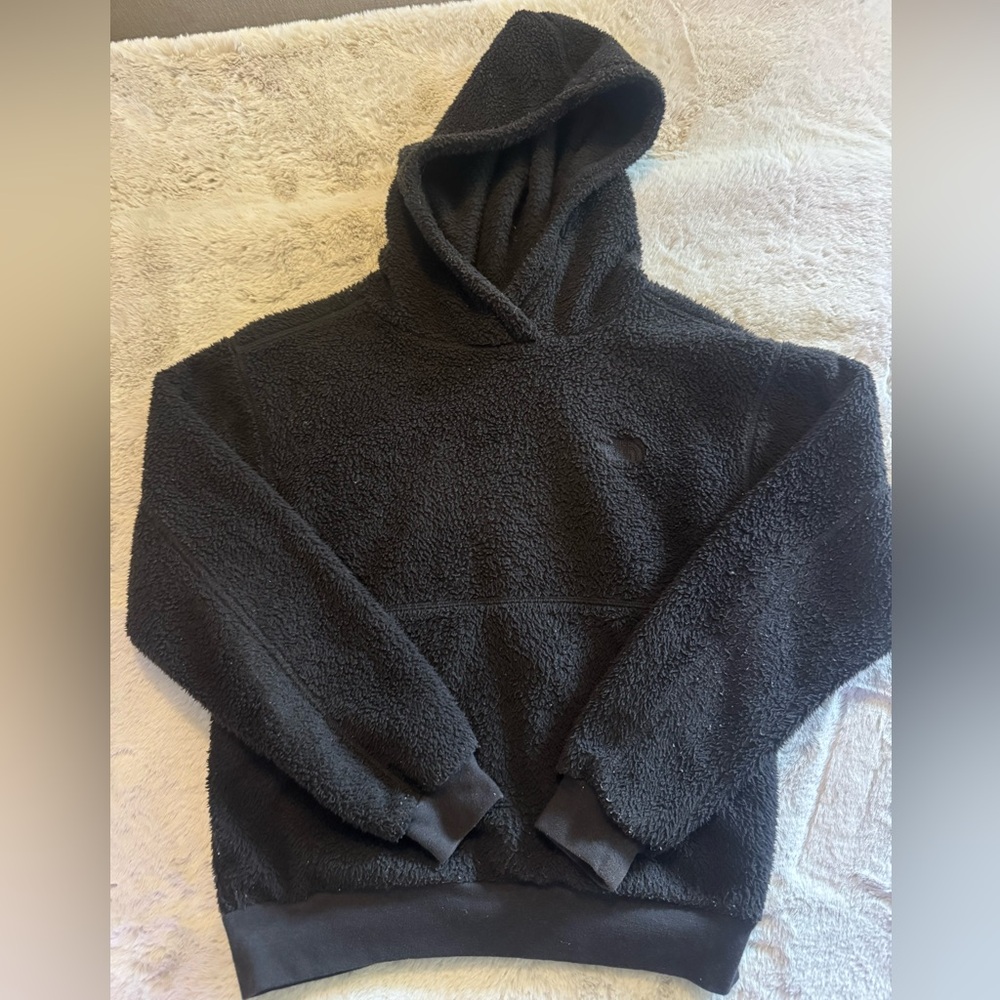 women’s black north face sherpa w hoodie